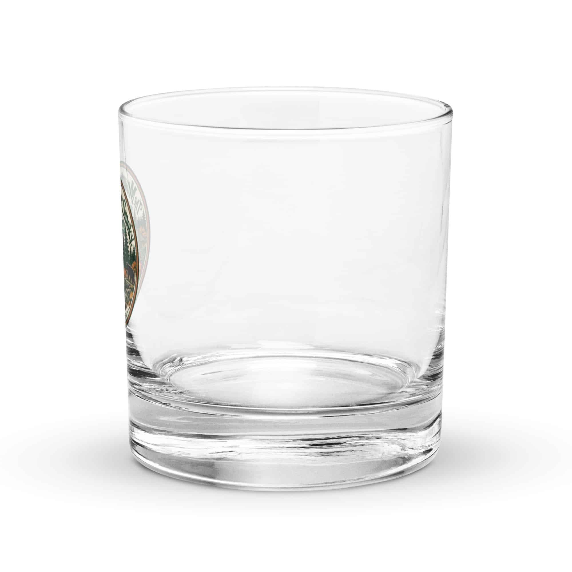 Gatlinburg and the Smokies Rocks Glass: The Mountains Are Smoky, Vintage Round Badge